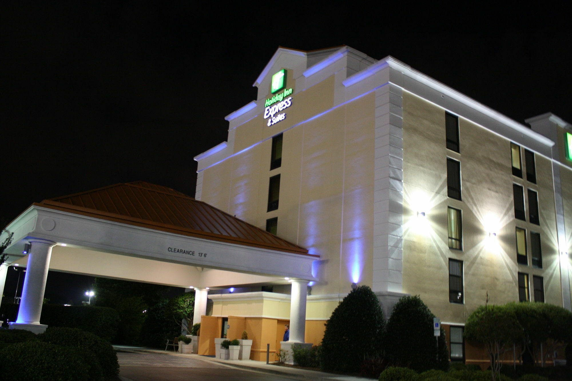 Holiday Inn Express & Suites Wilmington-University Center By Ihg Exterior foto